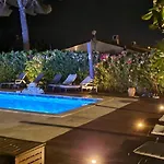 Le Patio A 20 M De La Villa