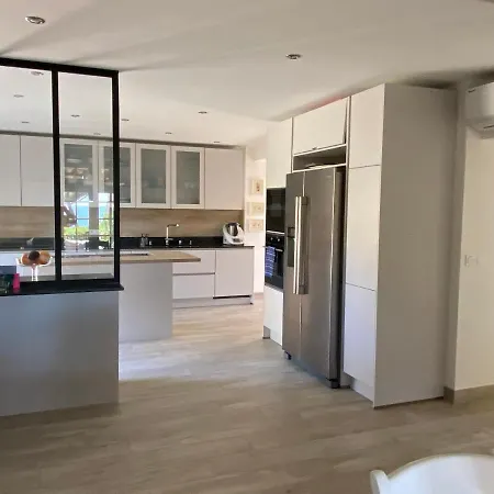 Le Patio A 20 M De La Βίλα *