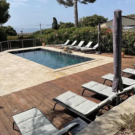 Le Patio A 20 M De La Βίλα