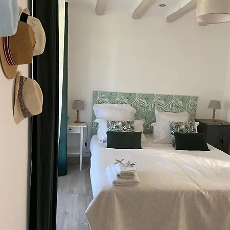 Βίλα Le Patio A 20 M De La *