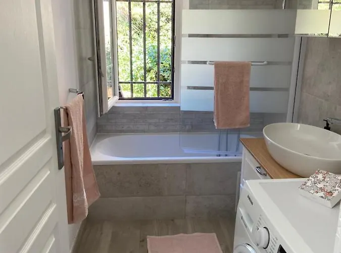 Le Patio A 20 M De La