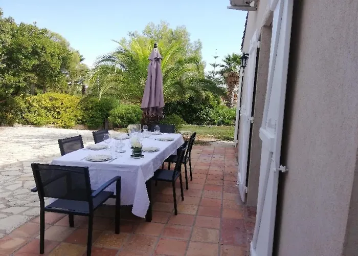 Le Patio à 20 M De La Saint-Peïre-sur-Mer
