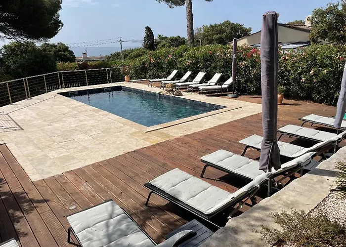 Le Patio à 20 M De La Villa