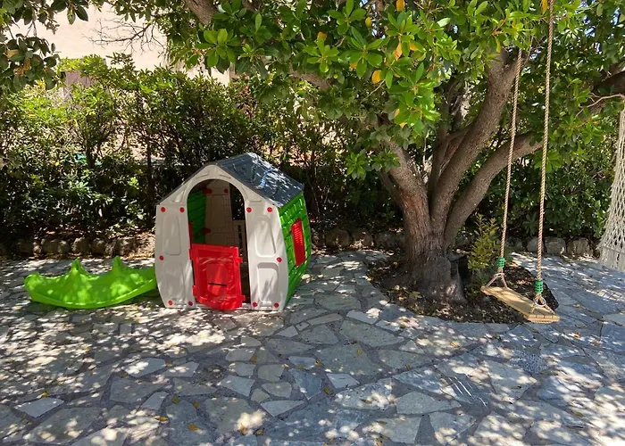 Le Patio à 20 M De La Villa *