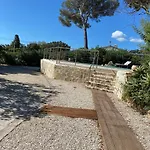Le Patio A 20 M De La Villa *