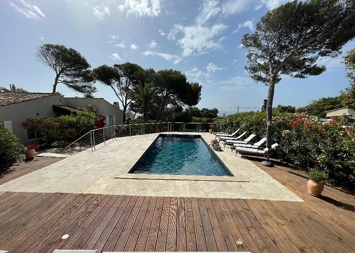 Le Patio à 20 M De La *