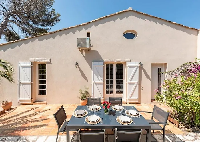 Le Patio à 20 M De La *